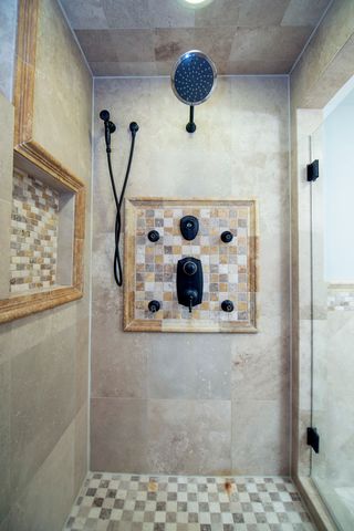 17966 S Hunt Club Drive, Mokena, IL 60448