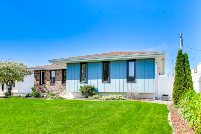 9444 Wildwood Drive, Highland, IN 46322
