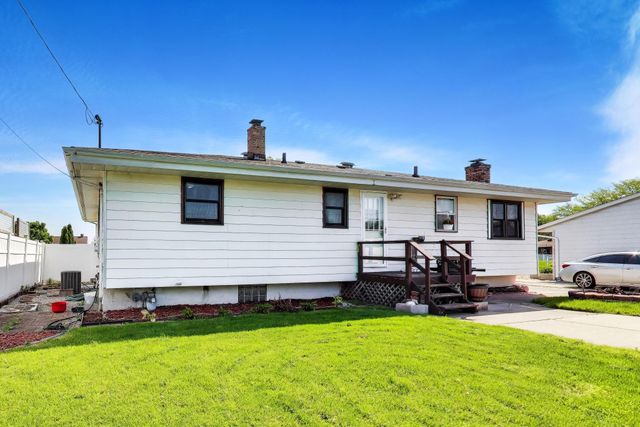 9444 Wildwood Drive, Highland, IN 46322