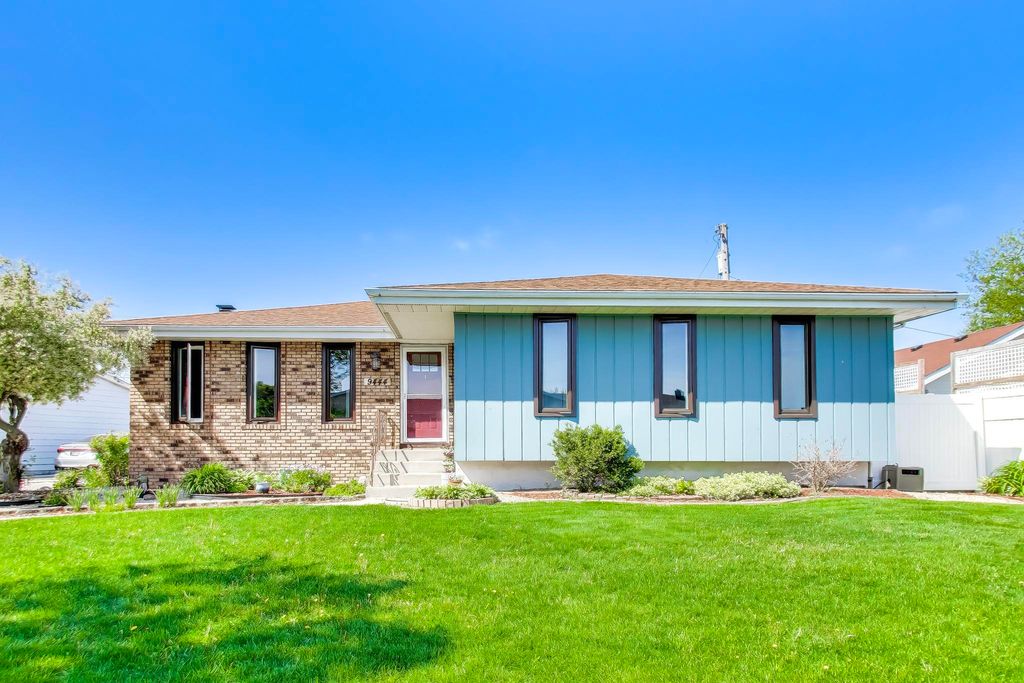 9444 Wildwood Drive, Highland, IN 46322
