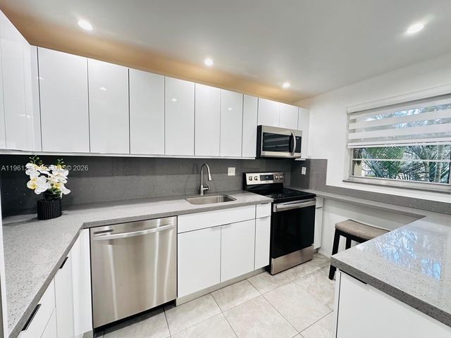 3490 Foxcroft Road B208, Miramar, FL 33025