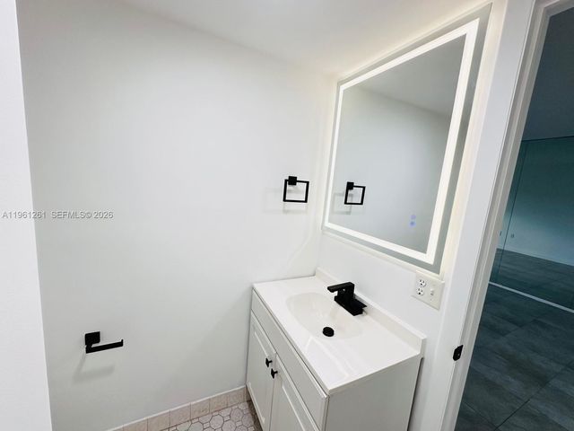 3490 Foxcroft Road B208, Miramar, FL 33025