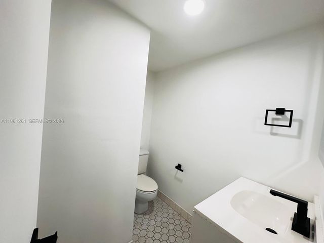 3490 Foxcroft Road B208, Miramar, FL 33025