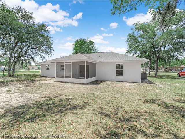 2124 N Highlands Boulevard, Avon Park, FL 33825