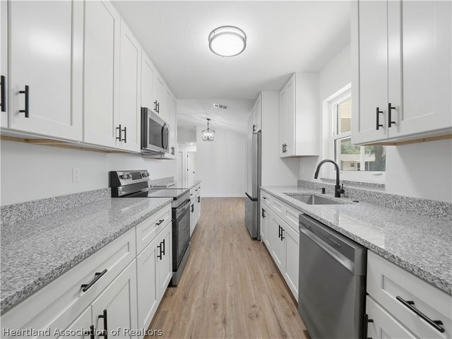 2124 N Highlands Boulevard, Avon Park, FL 33825