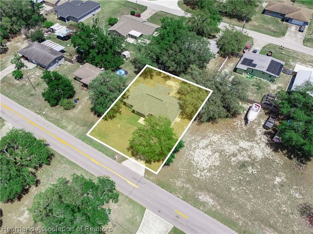 2124 N Highlands Boulevard, Avon Park, FL 33825