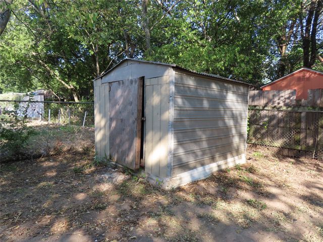 2317 Cool Mist Lane, Dallas, TX 75253