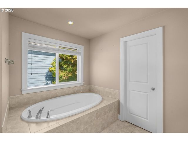 3426 DOUBLETREE St, Forest Grove, OR 97116