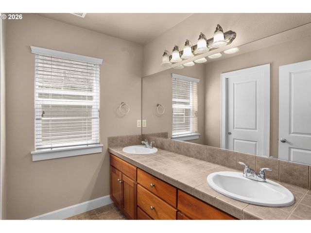 3426 DOUBLETREE St, Forest Grove, OR 97116