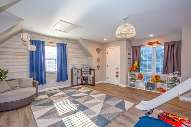 66 Farmbrook Lane, South Windsor, CT 06074