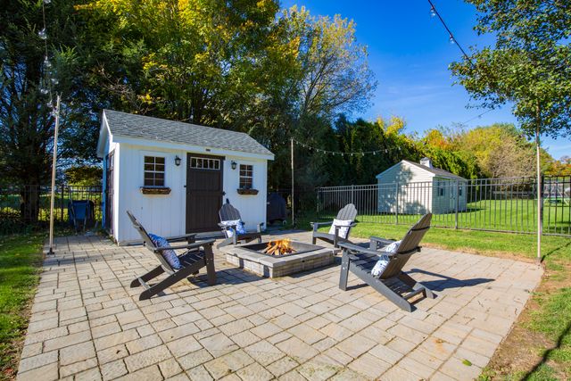 66 Farmbrook Lane, South Windsor, CT 06074