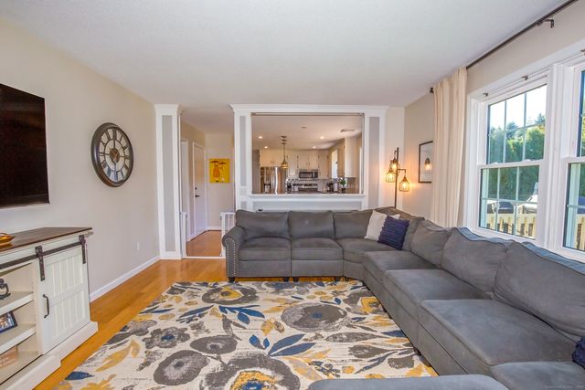66 Farmbrook Lane, South Windsor, CT 06074