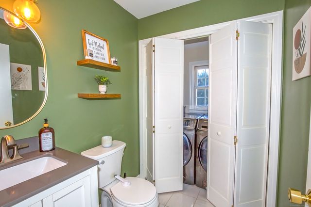 66 Farmbrook Lane, South Windsor, CT 06074