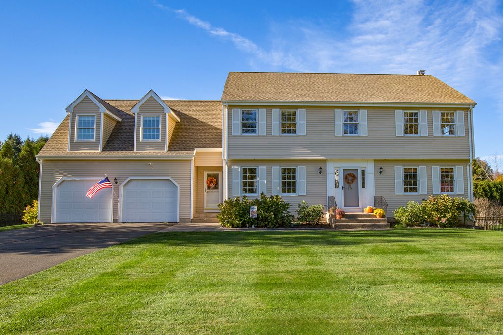 66 Farmbrook Lane, South Windsor, CT 06074