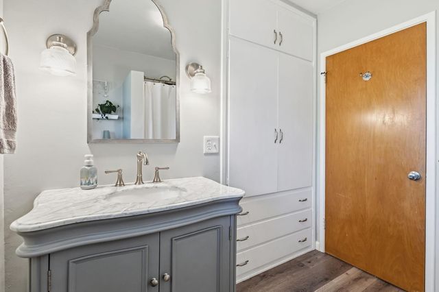 1423 20th Avenue, Kingsburg, CA 93631