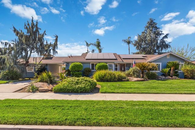 1423 20th Avenue, Kingsburg, CA 93631