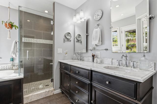 1423 20th Avenue, Kingsburg, CA 93631