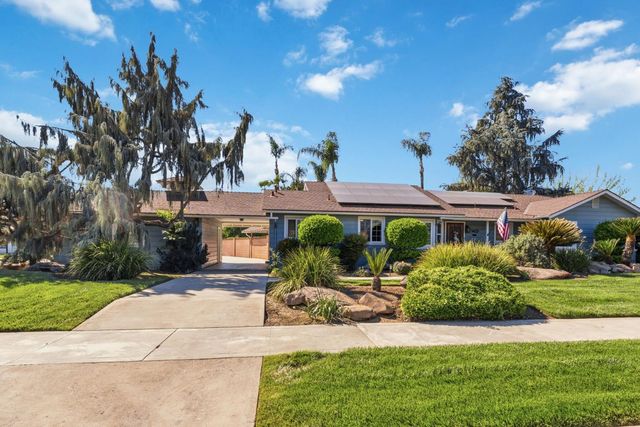 1423 20th Avenue, Kingsburg, CA 93631
