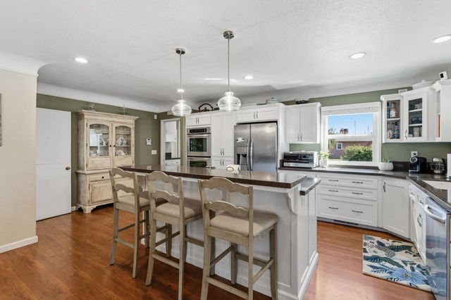 1423 20th Avenue, Kingsburg, CA 93631