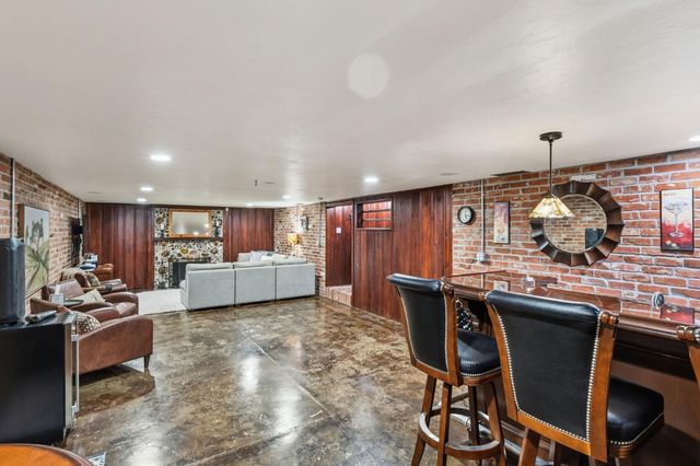 1423 20th Avenue, Kingsburg, CA 93631