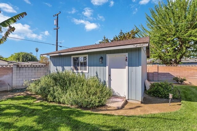 1423 20th Avenue, Kingsburg, CA 93631