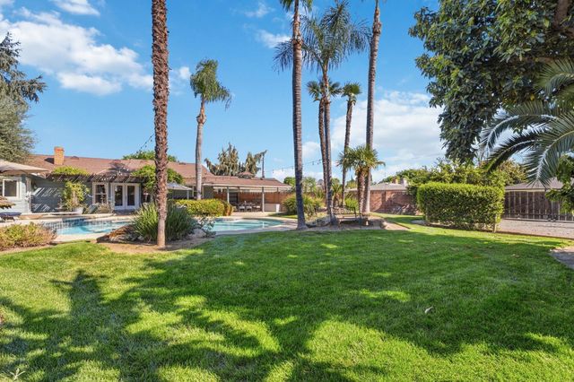 1423 20th Avenue, Kingsburg, CA 93631