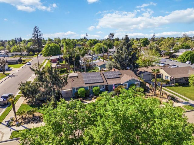 1423 20th Avenue, Kingsburg, CA 93631