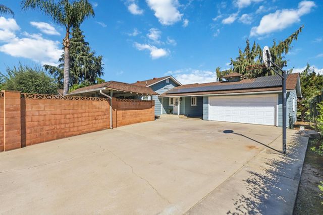 1423 20th Avenue, Kingsburg, CA 93631