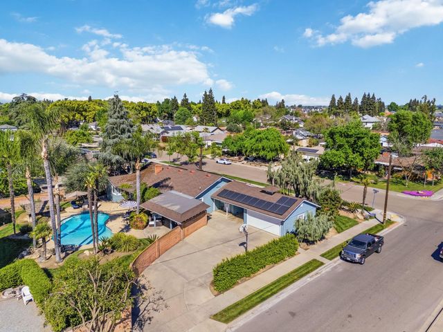 1423 20th Avenue, Kingsburg, CA 93631