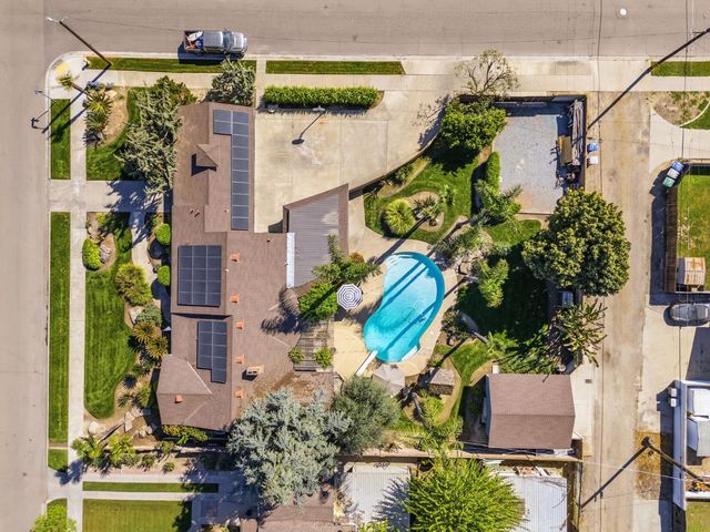 1423 20th Avenue, Kingsburg, CA 93631