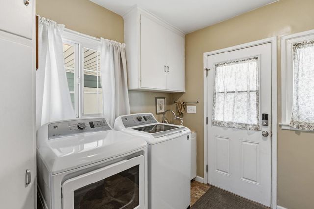 1423 20th Avenue, Kingsburg, CA 93631