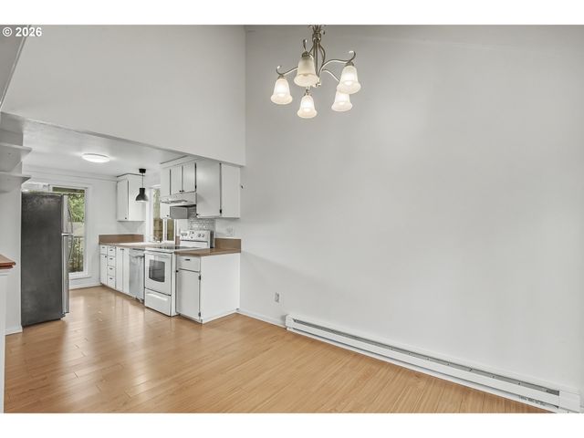 5545 Nw RIDGEMOOR Ct, Portland, OR 97229