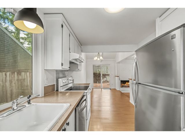 5545 Nw RIDGEMOOR Ct, Portland, OR 97229
