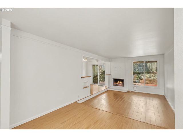 5545 Nw RIDGEMOOR Ct, Portland, OR 97229