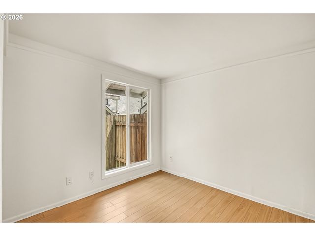 5545 Nw RIDGEMOOR Ct, Portland, OR 97229