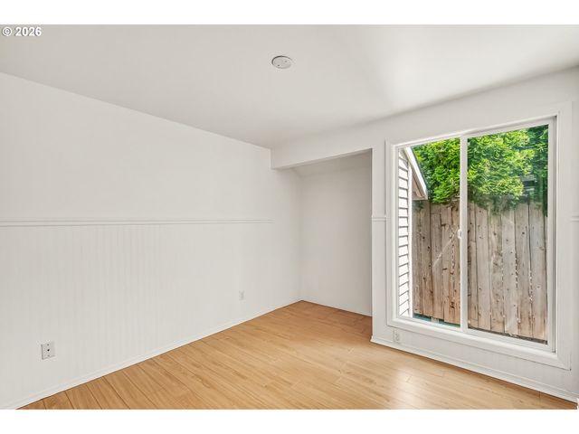 5545 Nw RIDGEMOOR Ct, Portland, OR 97229