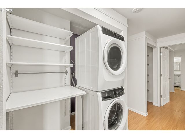 5545 Nw RIDGEMOOR Ct, Portland, OR 97229