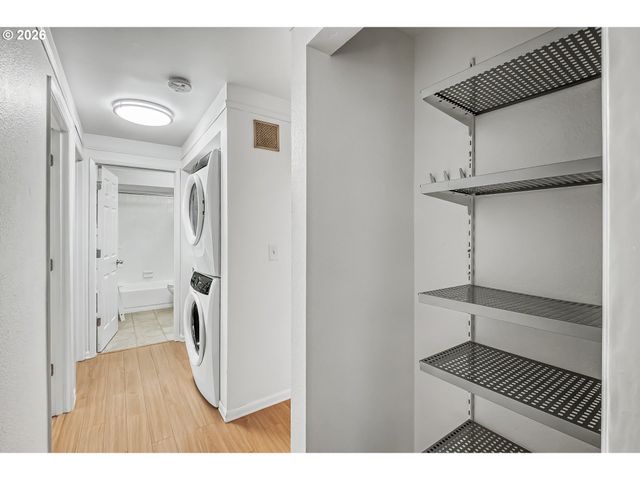 5545 Nw RIDGEMOOR Ct, Portland, OR 97229