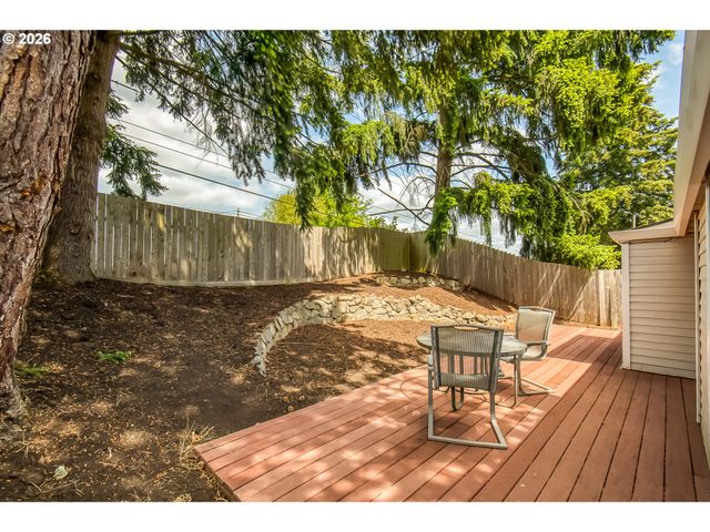 5545 Nw RIDGEMOOR Ct, Portland, OR 97229