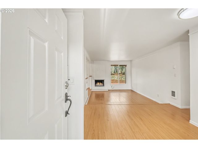 5545 Nw RIDGEMOOR Ct, Portland, OR 97229