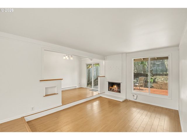 5545 Nw RIDGEMOOR Ct, Portland, OR 97229