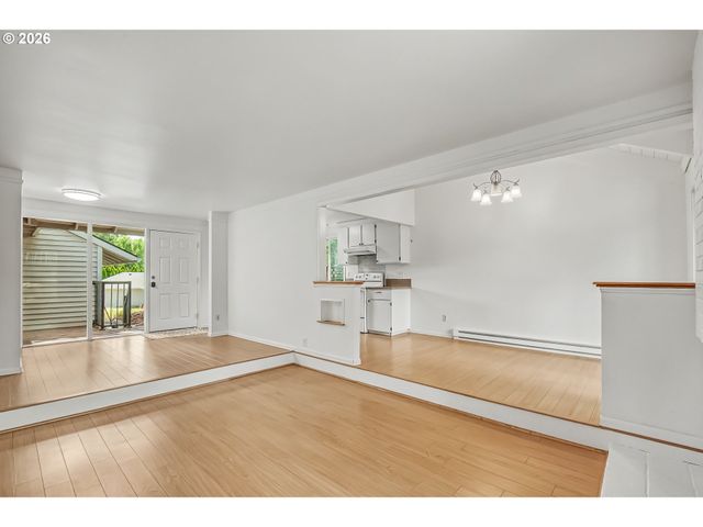5545 Nw RIDGEMOOR Ct, Portland, OR 97229
