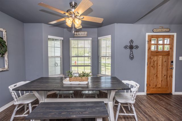 400 E Hinton Street, Tioga, TX 76271