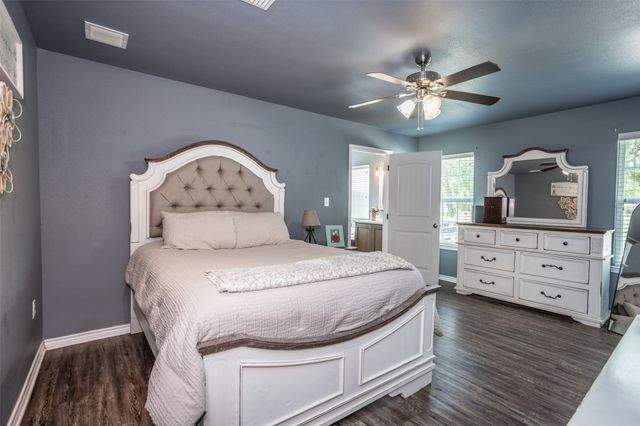 400 E Hinton Street, Tioga, TX 76271