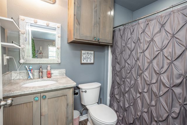 400 E Hinton Street, Tioga, TX 76271