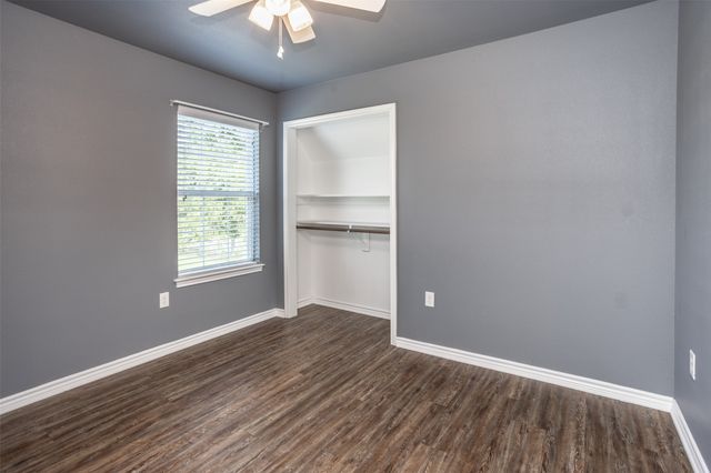 400 E Hinton Street, Tioga, TX 76271