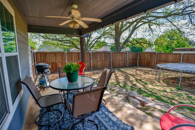 400 E Hinton Street, Tioga, TX 76271