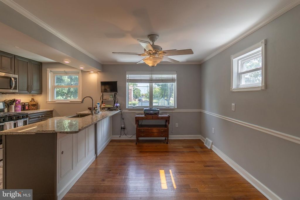 526 JANSEN AVE, ESSINGTON, PA 19029 — photo 3