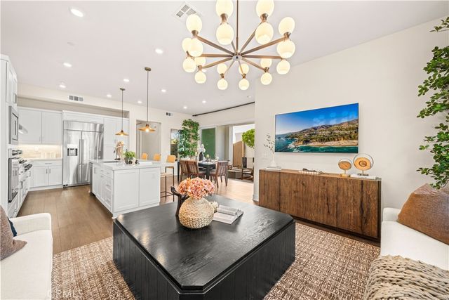 187 Sawbuck, Irvine, CA 92618