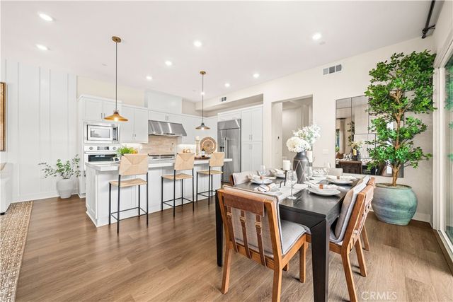 187 Sawbuck, Irvine, CA 92618